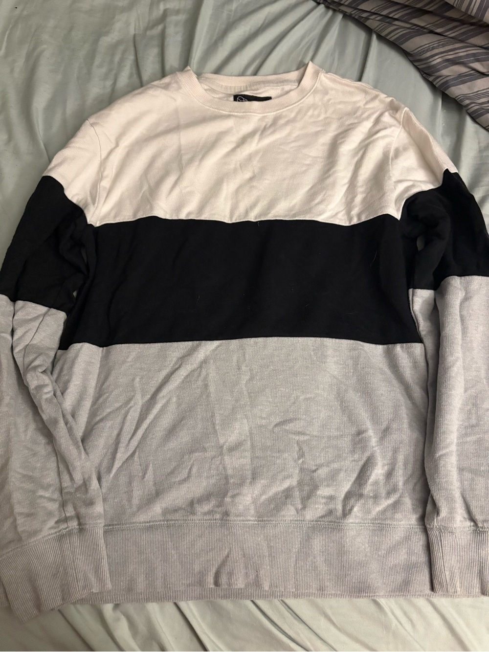 Original Use Black and Gray Crewneck Sweater